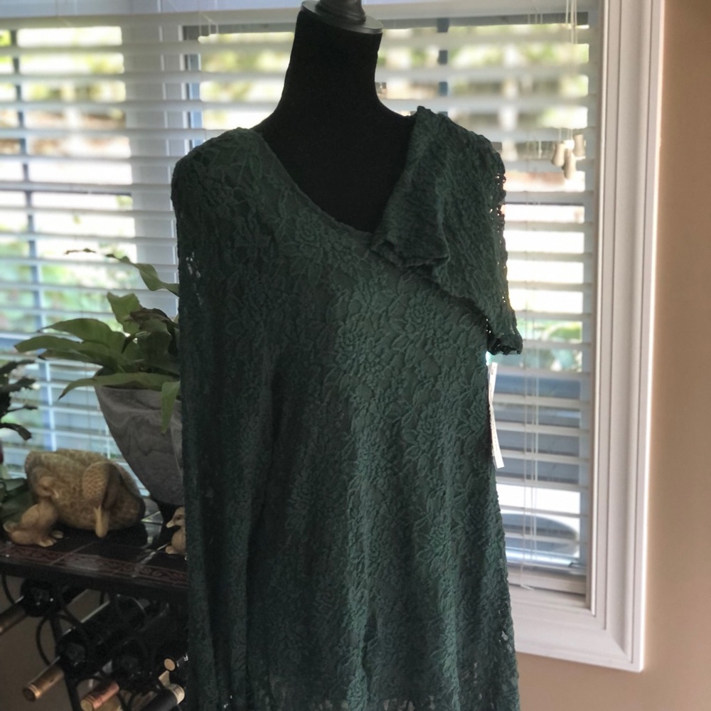 NY Collection-MACY’S’s, green in size Large🦚 NWT